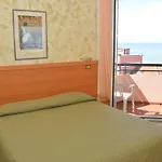 Cristina 酒店 西尼加利亚